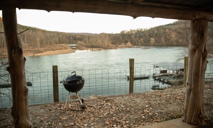 Buffalo City Cabin | Bunk Lodge - Rileys Outfitter