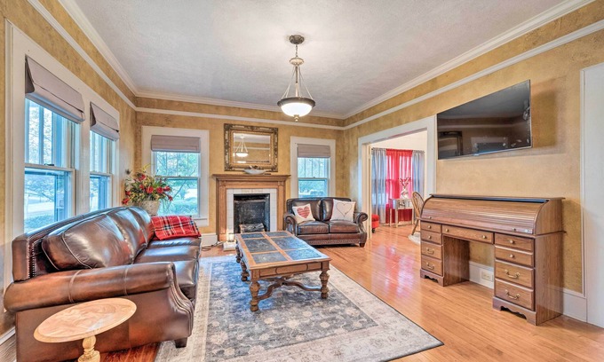 Burgaw House | Burgaw House w/Large Covered Porch & Swing!