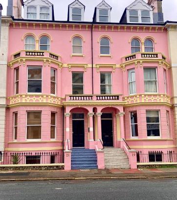 Eastbourne City Centre Villa | Burlington Palace Eastbourne Seafront Villa with Garden.