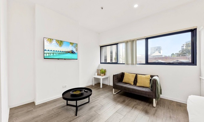 Burwood Apartment | Burwood 1Br studio nearTrain Station/Shopping