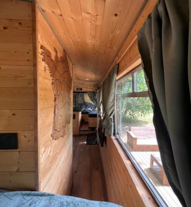 Mignaloux-Beauvoir House | Bus insolite