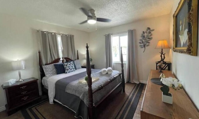 Riverside House | Business Class/Family Vacation/Large back yard