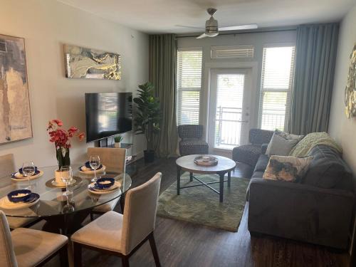 Farmers Branch Apartment | Business deluxe suite 15 min from DFW & Love Field