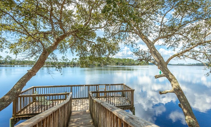 Carrabelle House | Buster's View 1BR/1BA overlooking Carrabelle River- Winter Special $99 per night