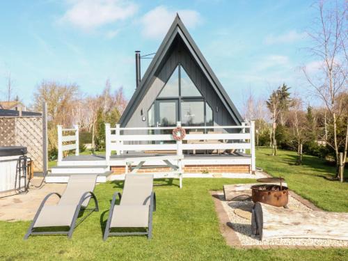 North Wheatley House | Buttercup Lodge