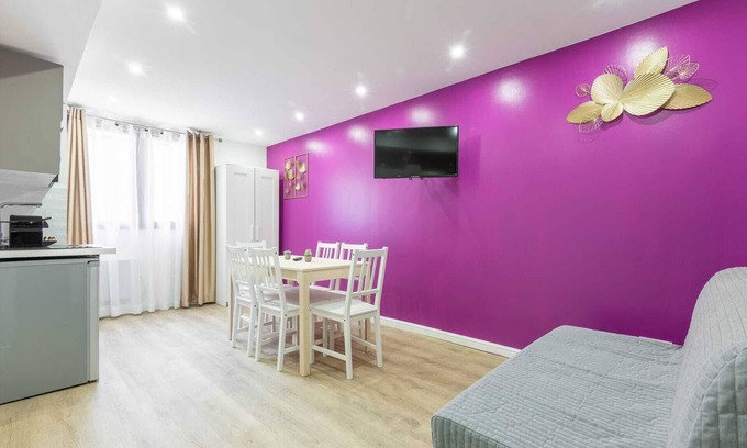 Amerique Apartment | Buttes Chaumont 5 - Two Bedroom Apartment, Sleeps 6