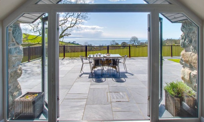Criccieth House | Bwthyn Ednyfed in the beautiful Criccieth