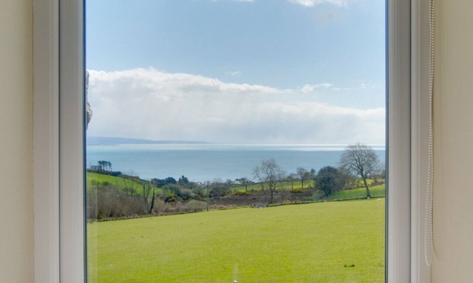 Criccieth House | Bwthyn Ednyfed - Three Bedroom House, Sleeps 6