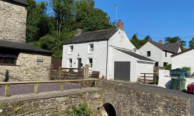 Clydey House | Bwthyn Y Felin Star