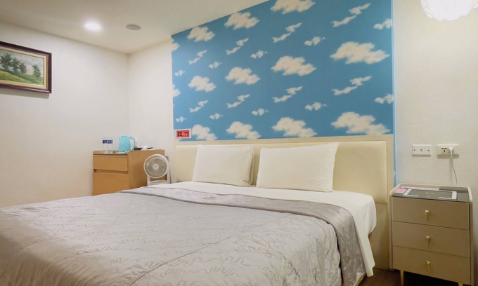 Taishan House | BY Charming hotel in pleasant New Taipei City with AC near airport MRT line