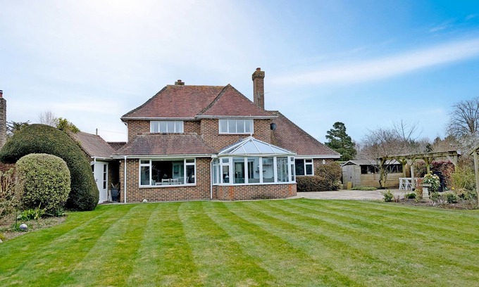 Chichester Cottage | By Harbour, Birdham - a family house that sleeps 7 guests in 3 bedrooms
