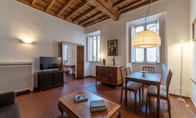 Rione VIII Sant'Eustachio Apartment | By Piazza Navona and the Pantheon, where Caravaggio roamed