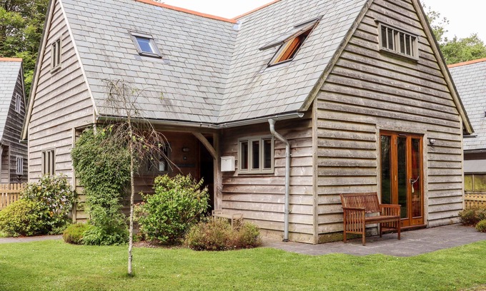 Camelford Cottage | BYBROOK LODGE, pet friendly, country holiday cottage in Camelford