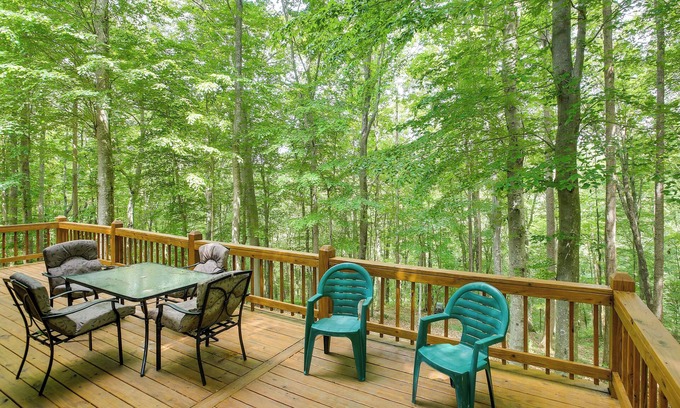 Byrdstown Cabin | Byrdstown Cabin - w/Fire Pit, Near Marina & Lake!