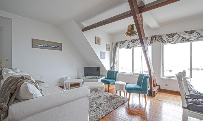 Etreham Apartment | Côté cottage Apt 3 chambres bien équipée vue imprenable sur port et mer