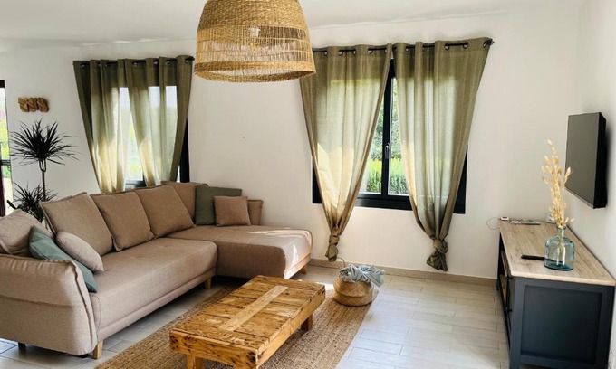 Bonningues-les-Calais House | Côte d’Opale -Maison chaleureuse «au bois dormant»