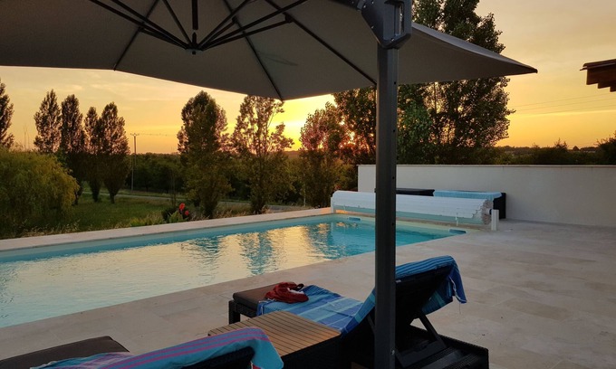 Gontaud House | C'est la vie là ! Jolie maison avec piscine