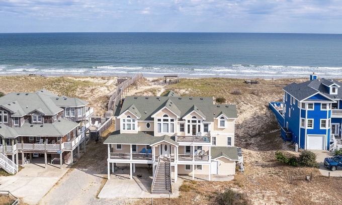 Carova Beach House | C9289 Sun King II. Oceanfront, Elevator, 4x4 Area, Pool, Hot Tub, Pets OK!
