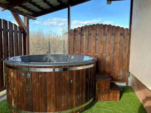 gmina Mikołajki Pomorskie House | Całoroczny Domek Nad Jeziorem - Balia z Jacuzzi