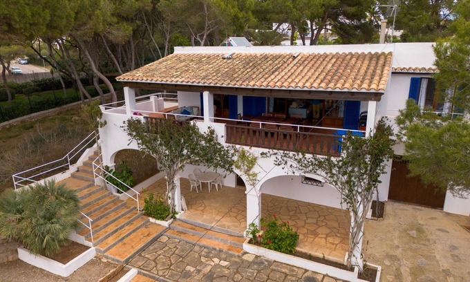 Portocolom Ski Chalet | Ca Na Marieta House next to the beach with sea views and large garden