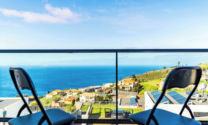 Estreito da Calheta Villa | Casa do Luciano,Two bedrooms modern villa.