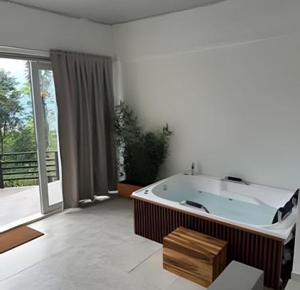 Villavicencio House | Cabaña en la Montaña con Jacuzzi