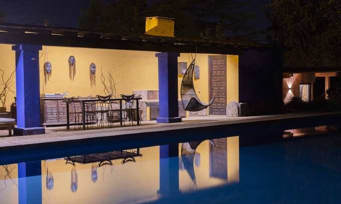 Becerril de la Sierra Cabin | Cabaña Verde en Casa Rural Jardín Las Secuoyas
