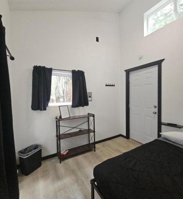 Houston Villa | Cabin Number 6