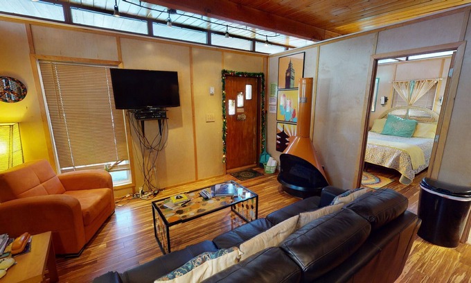 Logan Cabin | Cabins In Hocking - Happy Hippie