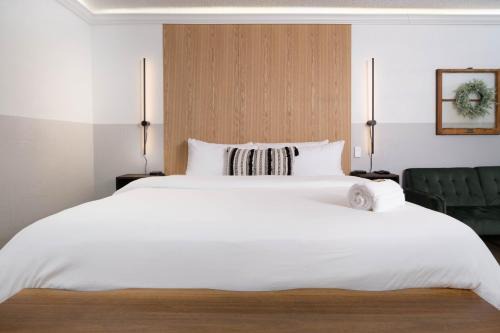 Amarillo Hotel | Cactus Cove Inn and Suites