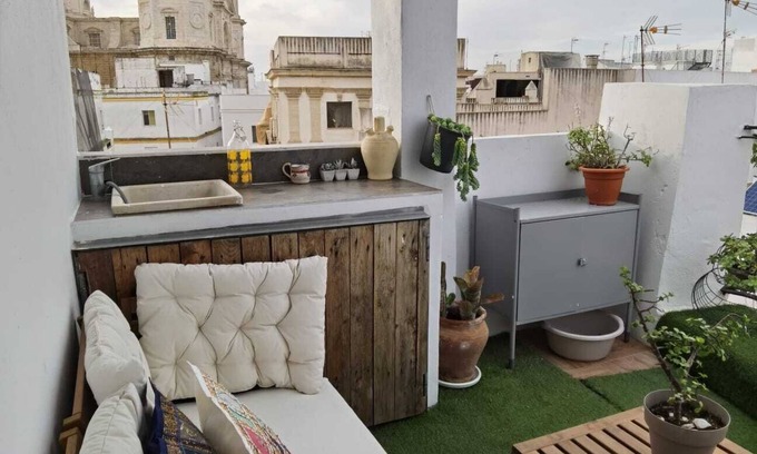 Old Town House | CADIZ P01 The vertical house