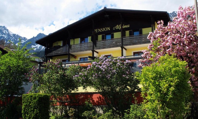 Hungerburg-Hoheninnsbruck House | Café Pension Alpina