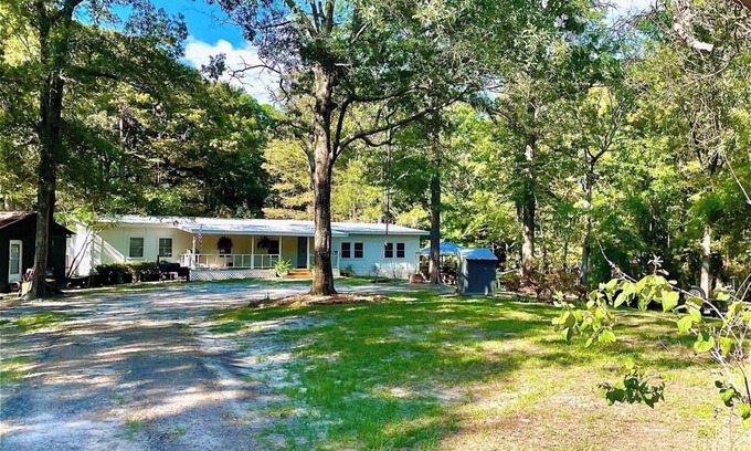 Karnack House | Cain Pole Cabin