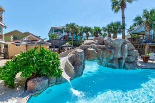 Port Aransas Apartment | Cajun Shrimp Min to Beach Resort Pool & Slide
