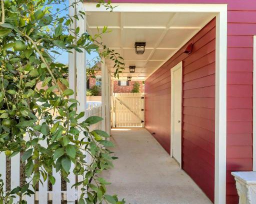 Lafayette Apartment | Cajun Stays Challenger B with Pool Sauna