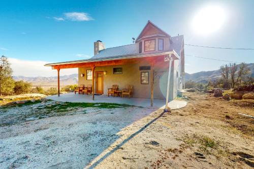 Weldon House | California Dreaming in the Mountains