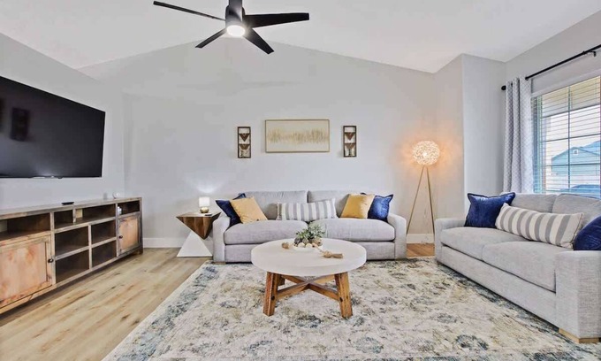 Nampa House | Calming 3 bedroom home with designer details in Na