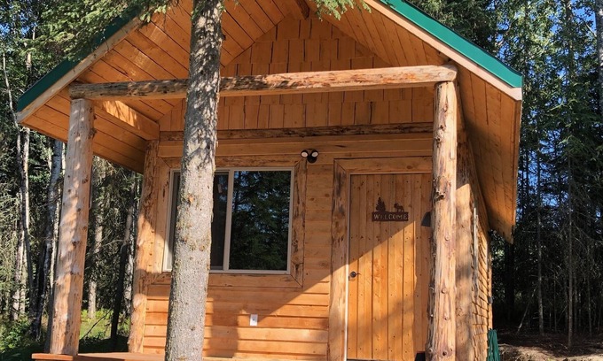 Soldotna Apartment | CAM'S LAKESIDE BUNKHOUSE