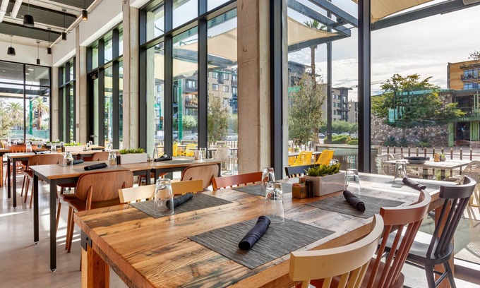 Evans Churchill Hotel | Cambria Hotel Downtown Phoenix Convention Center