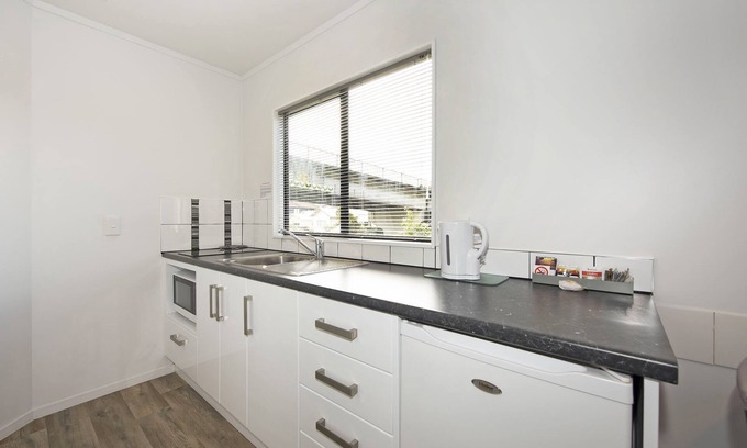 Lower Hutt Hotel | Camellia Court Motel