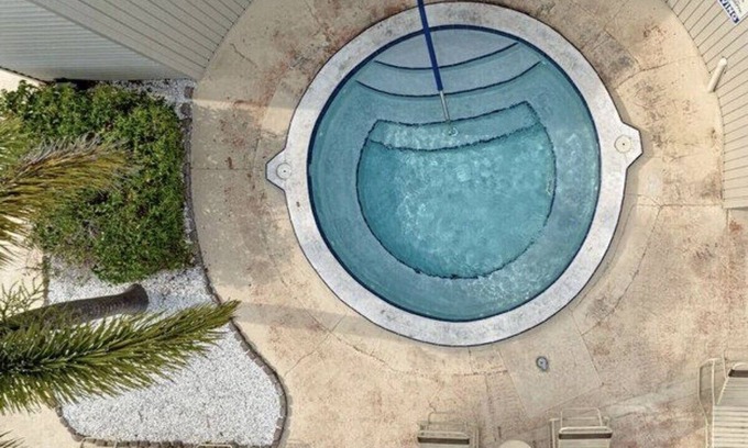 Pass-a-Grille Condo | Camelot by the Sea is a little gem on Pass-A-Grille Beach!