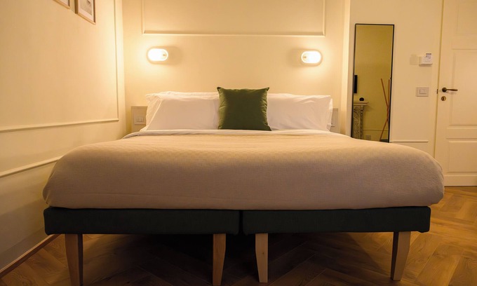 Foligno House | Camera Luxury in Centro a Foligno, a 5 Minuti da Caserma e Stazione