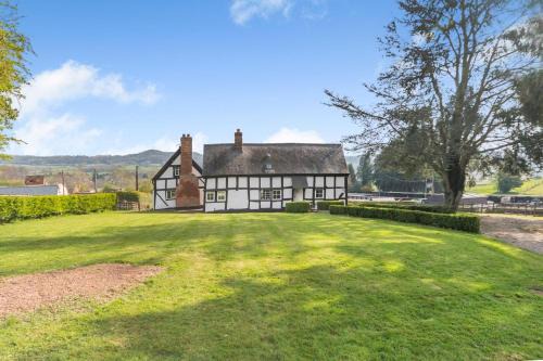 Shelsley Walsh House | Campbell