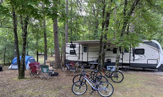 Higden Cottage | Camper Near Greers Ferry Lake with boat ramp access!