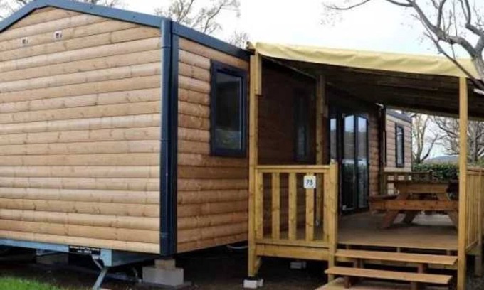 Vic-la-Gardiole House | Camping 3 étoiles - Piscine - eehfig