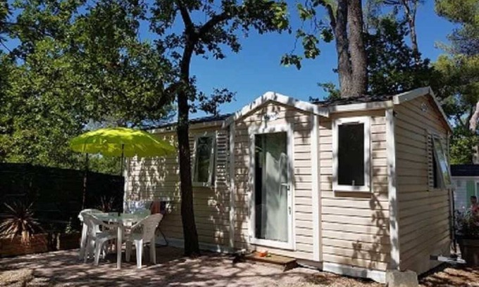 Peynier House | Camping 3 étoiles - Piscine - ccbbhge