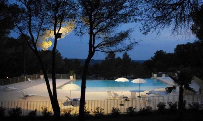 Castelnau-de-Guers House | Camping 4 étoiles - Piscine - ccaadha