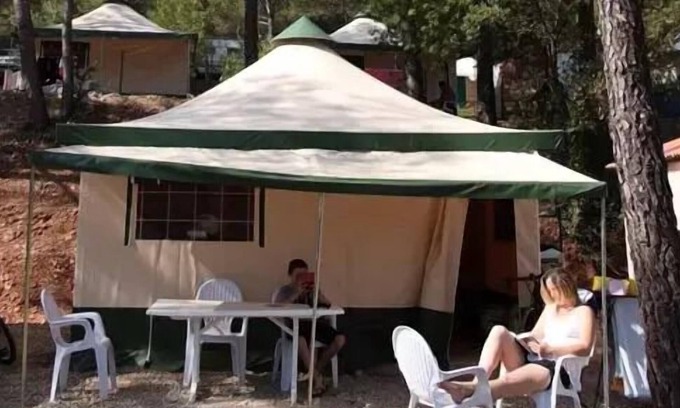 Villecroze House | Camping Flower Les Cadenières* - Standard Canvas Bungalow 3 Rooms 5 People Without sanitary facilities