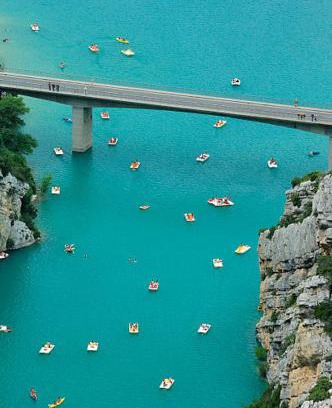 Sainte-Croix-du-Verdon Apartment | Camping prés des Gorges du Verdon et Du Lac De Ste Croix 04500 Tout Equipé Confort Calme Lavande