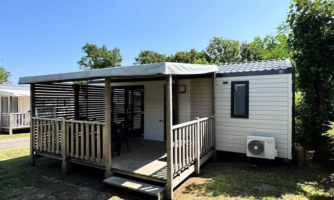 Les Moutiers-en-Retz House | Campsite Les Brillas * - Mobil Home Authentic 3 Rooms 4 People Climate + TV